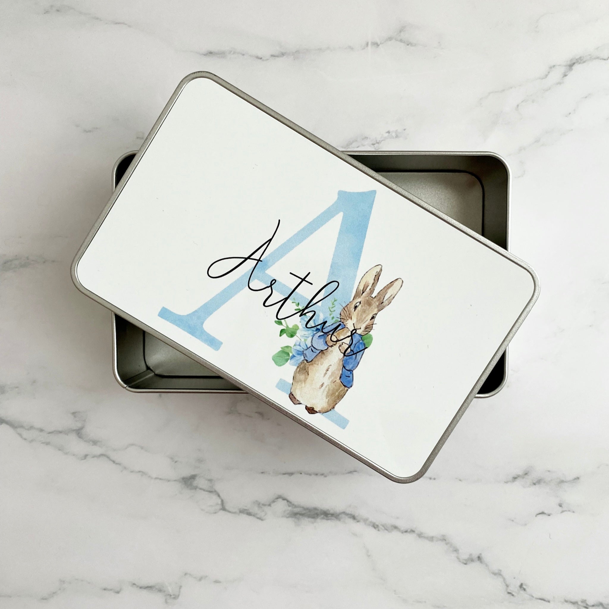 madkasse med navn, madkasse børn, madkasse til børn, madkasse metal, metal madkasse , peter kanin madkasse, metal boks med navn, boks med navn, my little nordic