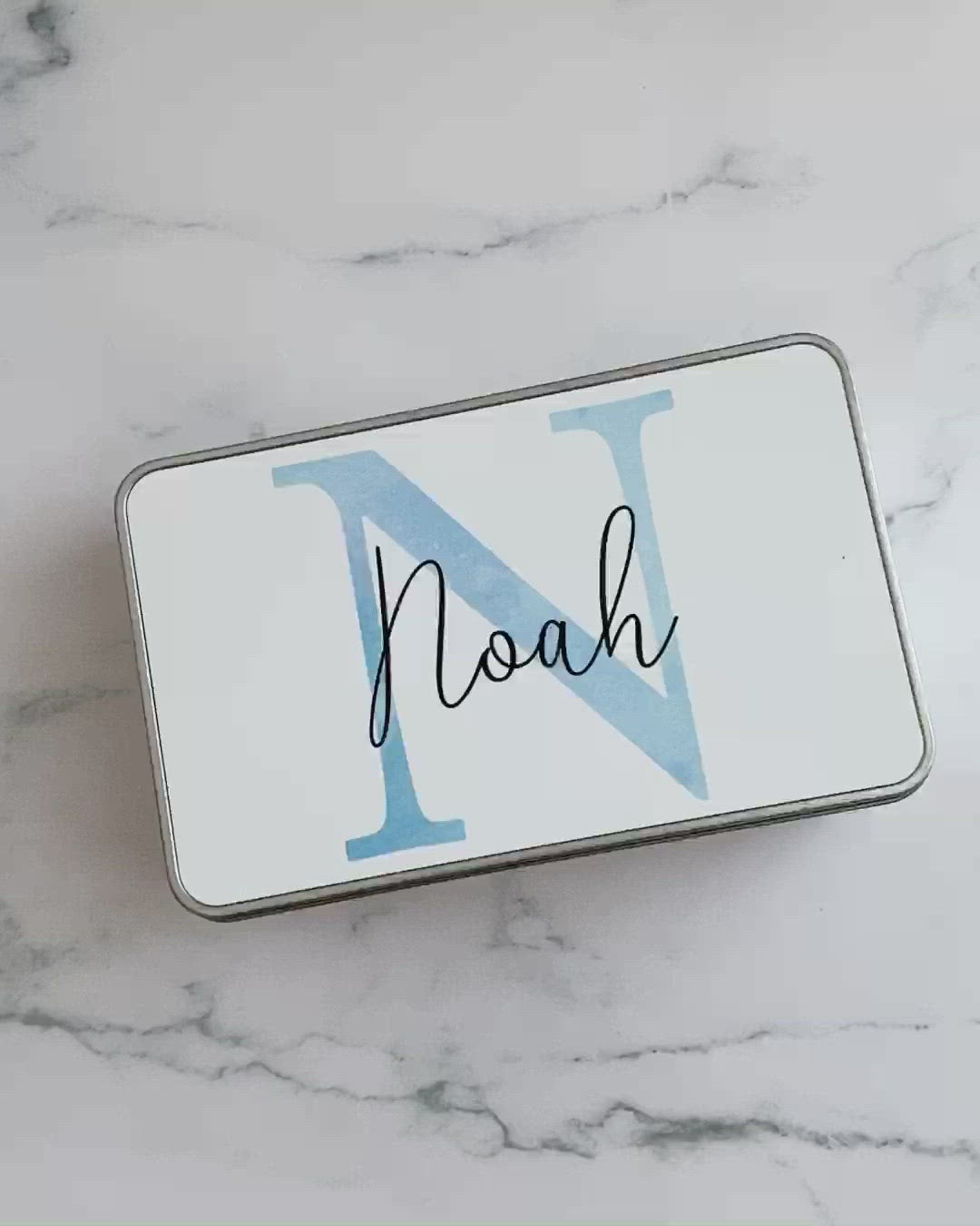 madkasse med navn, madkasse børn, madkasse til børn, madkasse metal, metal madkasse , peter kanin madkasse,  metal boks med navn, boks med navn