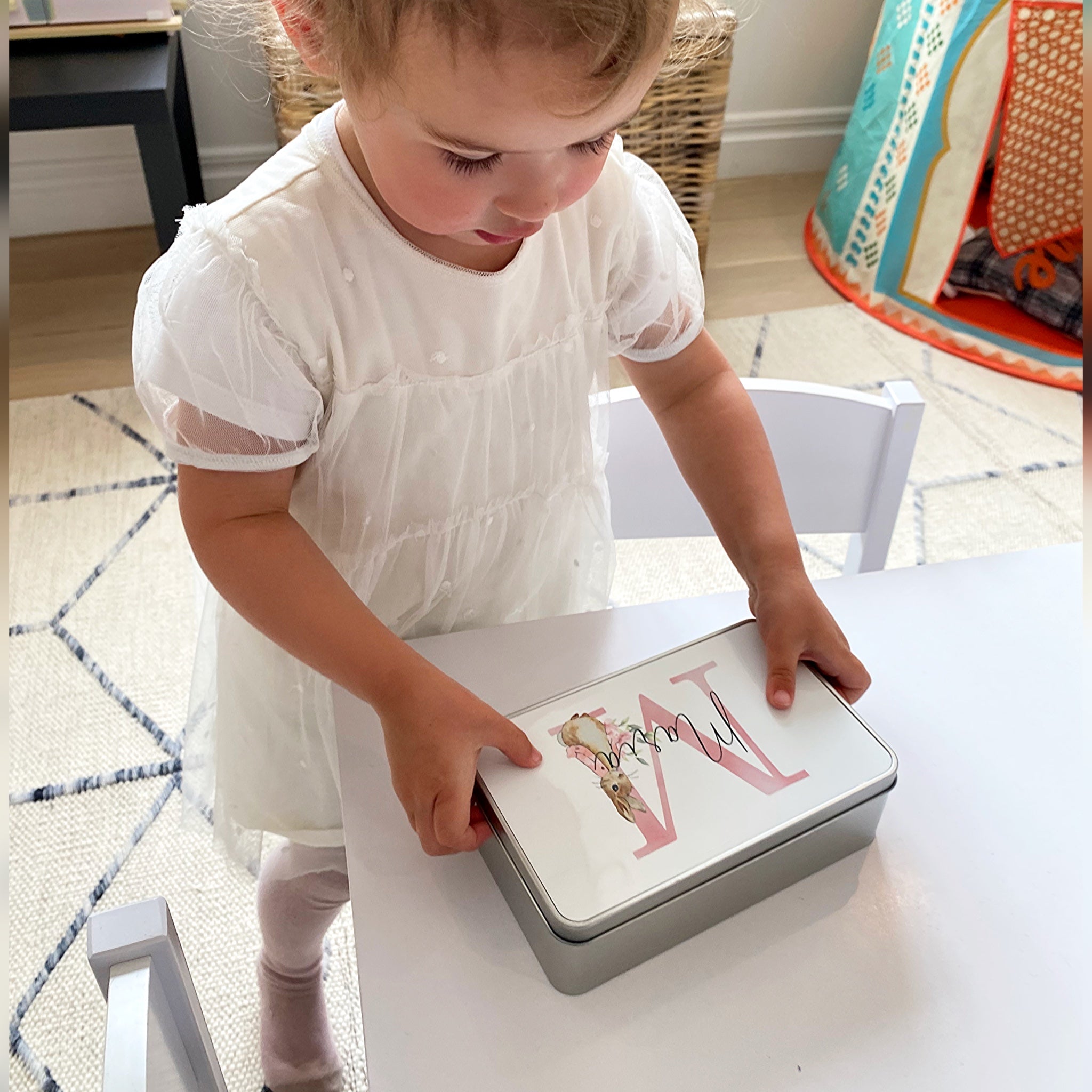 madkasse med navn, madkasse børn, madkasse til børn, madkasse metal, metal madkasse , peter kanin madkasse, metal boks med navn, boks med navn