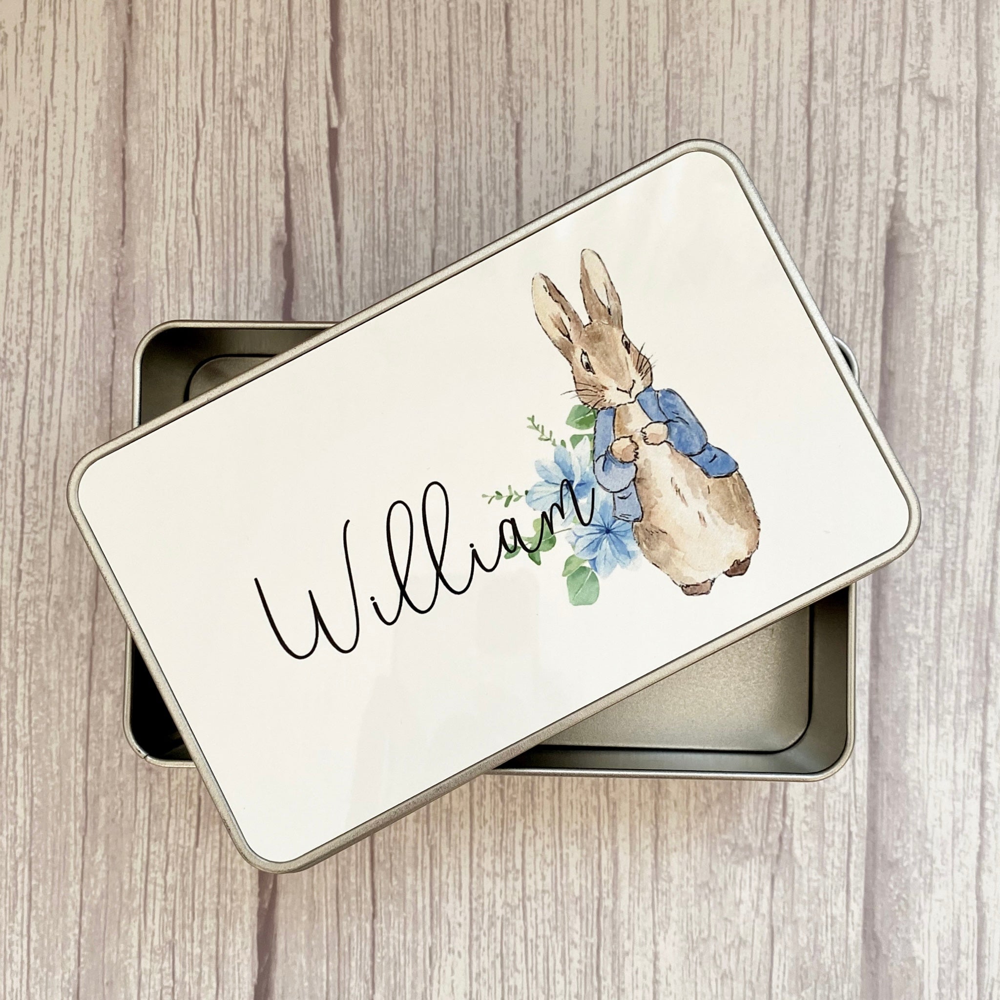 madkasse med navn, madkasse børn, madkasse til børn, madkasse metal, metal madkasse , peter kanin madkasse, metal boks med navn, boks med navn, my little nordic