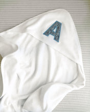 Indlæs billede til gallerivisning personligt baby håndklæde med hætte/Badehåndklæde_med_hætte_baby_håndklæde_med_hætte
